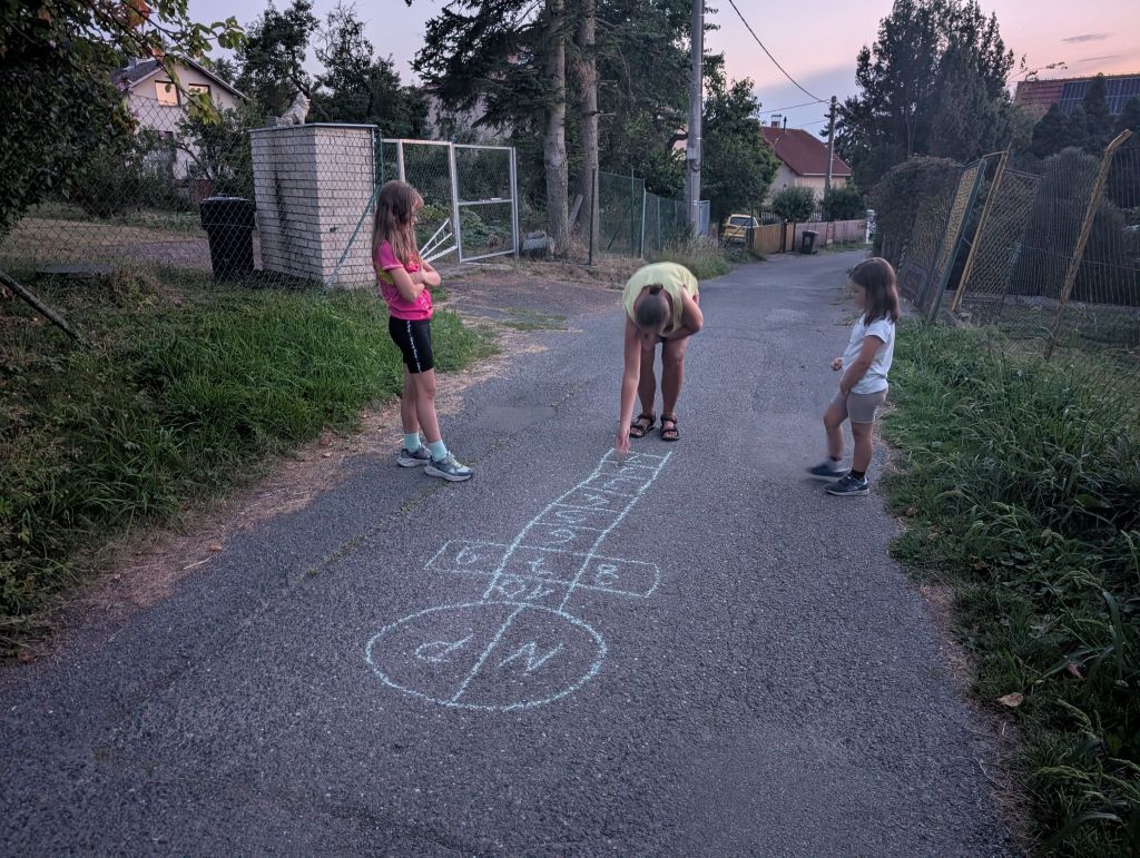 Skákání panáka
